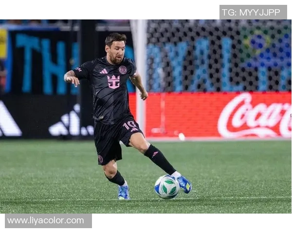 足坛巨星接连遭遇意外事故引发关注足球运动员安全再受热议