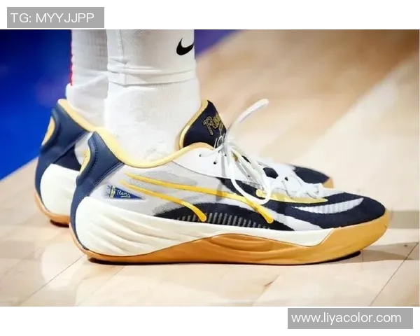 NBA球星挑战足球场 穿上足球鞋展现跨界运动天赋