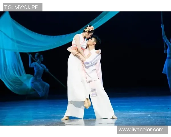 启明足球星音乐盛典:跨界融合的音乐彩虹点亮球场与舞台 启明足球星音乐盛典:跨界融合的音乐彩虹点亮球场与舞台